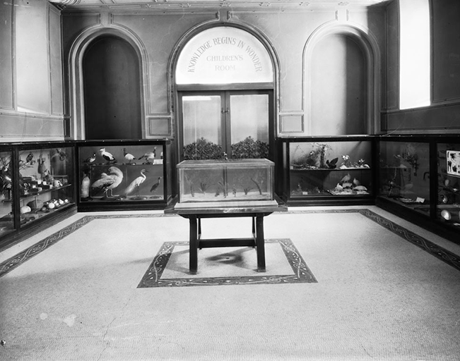Black and white photo of the Children's Room, 1903